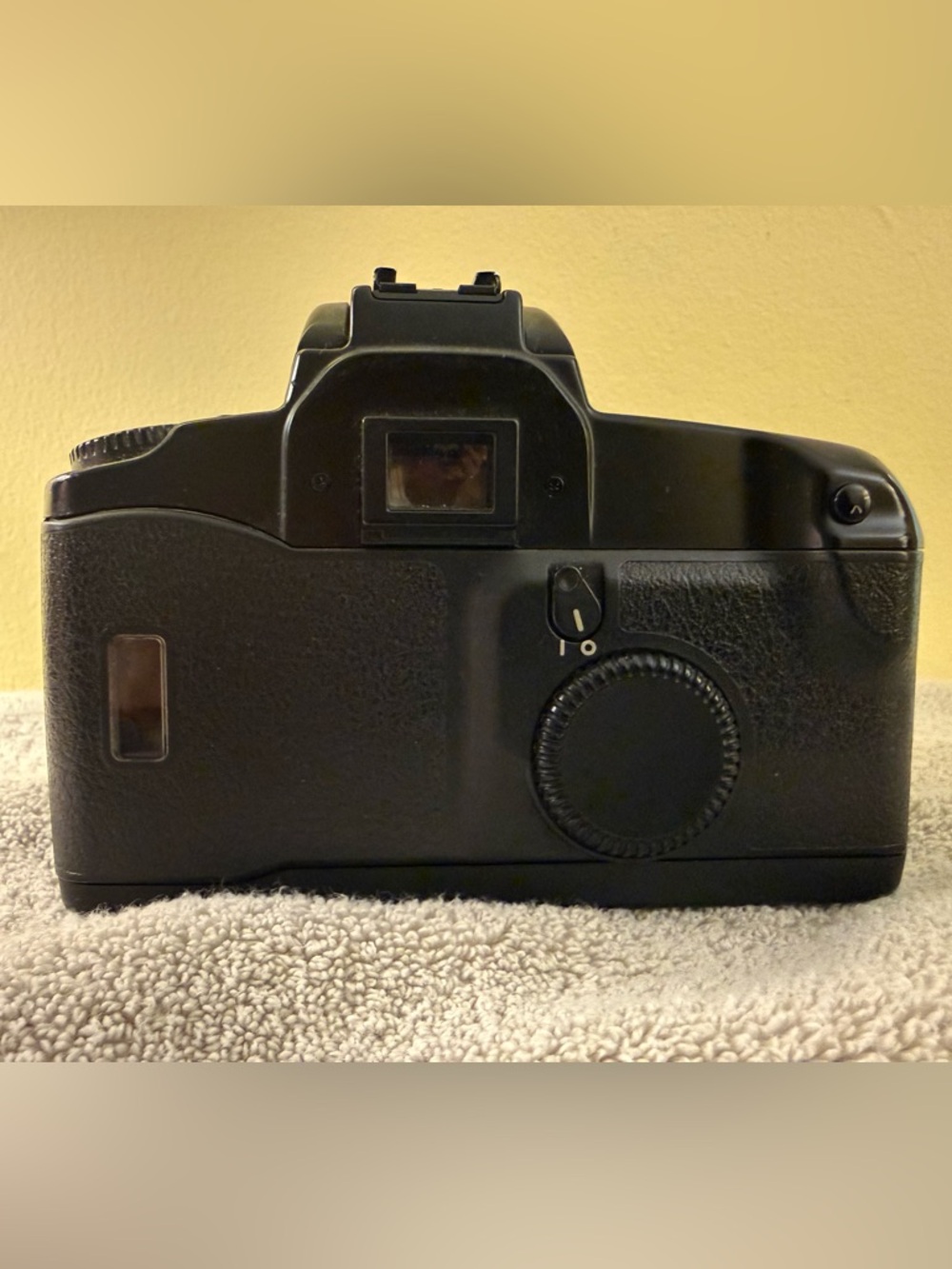 Canon EOS Elan 35-80mm Camera in Black - Picture 8 of 11